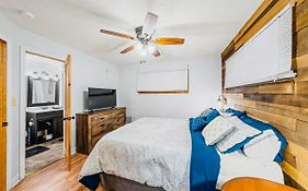 Cozy Cub Mountain Escape