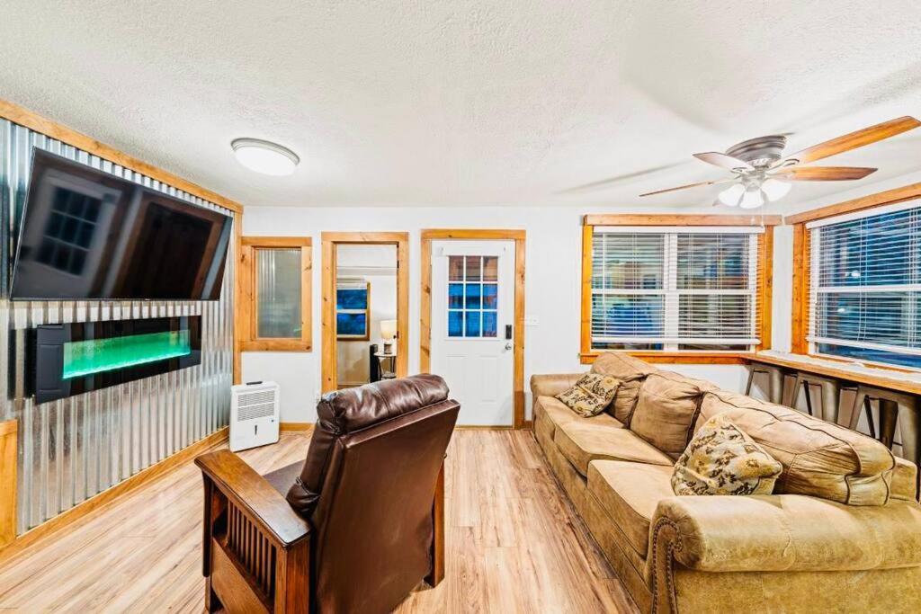 Cozy Cub Mountain Escape Villa Gatlinburg Exterior photo
